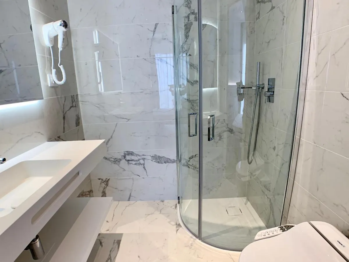 Hotel Beau Rivage Pineta ليدو دي يسولو 4*,
