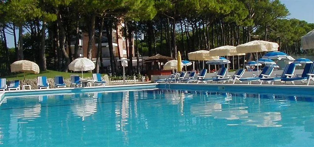 Hotel Beau Rivage Pineta Lido di Jesolo 4*,
